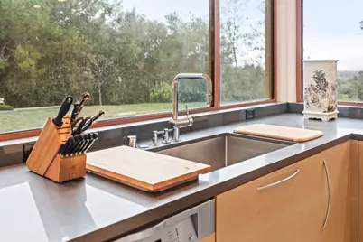 11481 Magdalena Rd, Los Altos Hills, CA 94024 - Photo 24