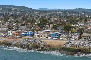 940 W Cliff Dr, Santa Cruz, CA 95060 - Photo 2