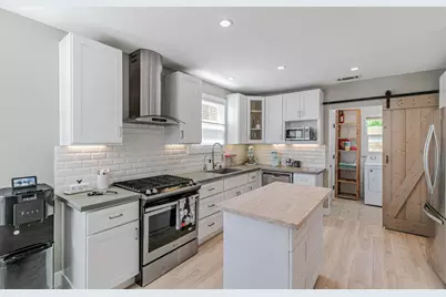 385 Edwards Ave, San Jose, CA 95110 - Photo 1