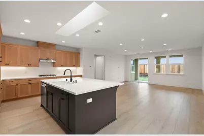 2171 White Oak Dr, Hollister, CA 95023 - Photo 2