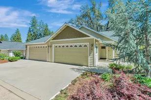 115 Fairway Village Ct, Murphys, CA 95247 - Photo 2