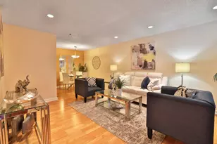 695 S Knickerbocker Dr 4, Sunnyvale, CA 94087 - Photo 1