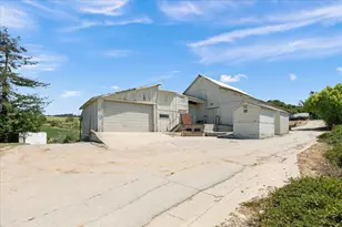 703 &amp 703A Hall Rd, Royal Oaks, CA 95076 - Photo 26