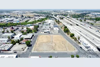 325 S Center St, Stockton, CA 95203 - Photo 6