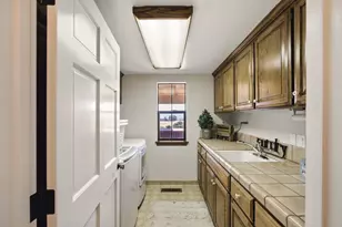 2525 Bridle Path Dr, Gilroy, CA 95020 - Photo 38