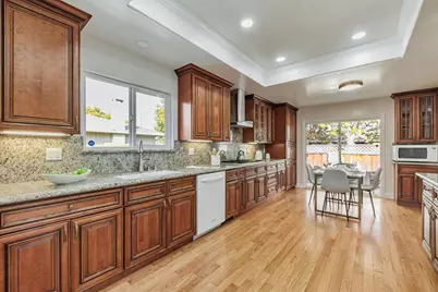 1329 Essex Way, San Jose, CA 95117 - Photo 10