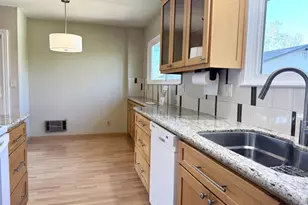 94 Flynn Ave D, Mountain View, CA 94043 - Photo 4