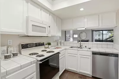 880 N Winchester Blvd 102, Santa Clara, CA 95050 - Photo 8