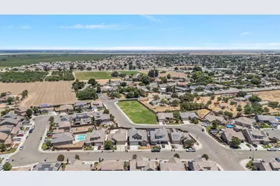 572 St Helena Dr, Newman, CA 95360 - Photo 32