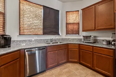 572 St Helena Dr, Newman, CA 95360 - Photo 6