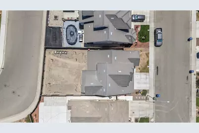 572 St Helena Dr, Newman, CA 95360 - Photo 36