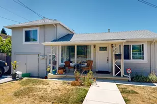 3939 Edgemoor Pl, Oakland, CA 94605 - Photo 2