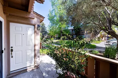 125 Connemara Way 16, Sunnyvale, CA 94087 - Photo 1
