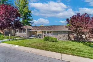 1405 Cedar Pl, Los Altos, CA 94024 - Photo 1