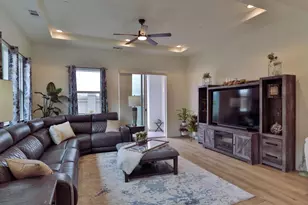 2102 White Oak Dr, Hollister, CA 95023 - Photo 14