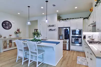 2102 White Oak Dr, Hollister, CA 95023 - Photo 8