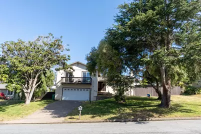 15105 Charter Oak Blvd, Salinas, CA 93907 - Photo 2