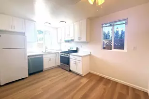 717 Ehrhorn Ave, Mountain View, CA 94041 - Photo 2