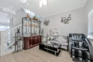 749 Bonita Pl, San Jose, CA 95116 - Photo 6