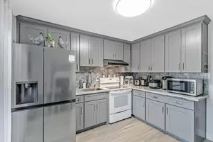 749 Bonita Pl, San Jose, CA 95116 - Photo 10