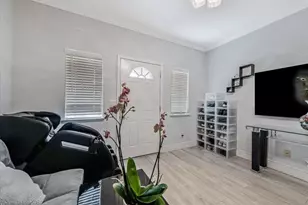 749 Bonita Pl, San Jose, CA 95116 - Photo 8