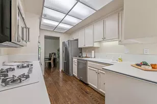 700 Sand Hill Cir, Menlo Park, CA 94025 - Photo 8