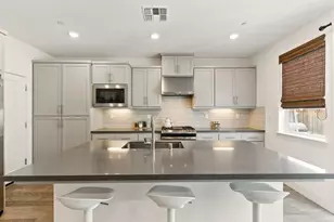 1571 Castlewood Pl, Gilroy, CA 95020 - Photo 12