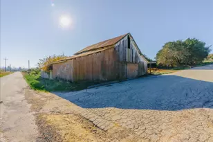 371 Calabasas Rd, Watsonville, CA 95076 - Photo 22