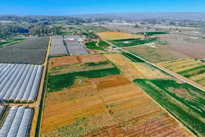 371 Calabasas Rd, Watsonville, CA 95076 - Photo 64