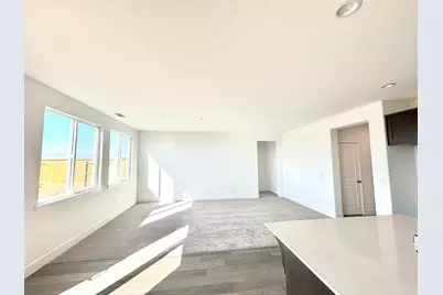 1269 Gypsum Dr 2-18, Los Banos, CA 93635 - Photo 6