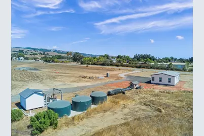 2055 Rucker Ave, Gilroy, CA 95020 - Photo 2