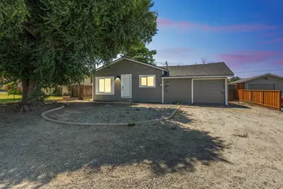 951 Hillcrest Rd, Hollister, CA 95023 - Photo 1