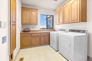 275 Nicholson Dr, Hollister, CA 95023 - Photo 36