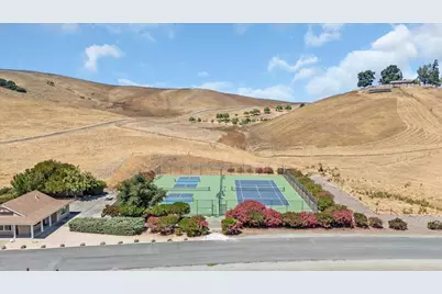 275 Nicholson Dr, Hollister, CA 95023 - Photo 70