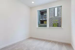 6694 Optimum Loop, San Jose, CA 95119 - Photo 8