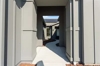 410 Maria Dr, Hollister, CA 95023 - Photo 4