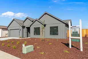 410 Maria Dr, Hollister, CA 95023 - Photo 2