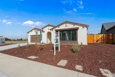 420 Maria 37, Hollister, CA 95023 - Photo 2