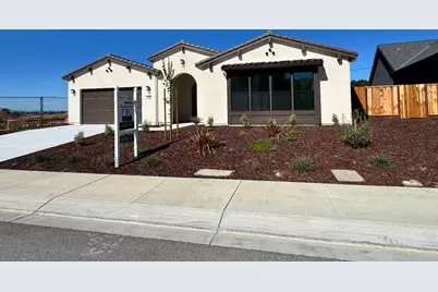 420 Maria, Hollister, CA 95023 - Photo 2