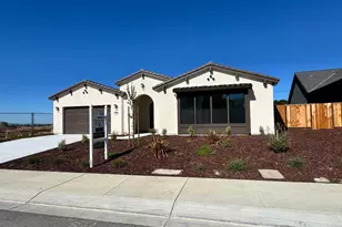 420 Maria 37, Hollister, CA 95023 - Photo 2