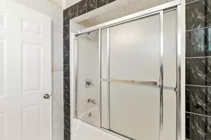 230 Rhine St, San Francisco, CA 94112 - Photo 26