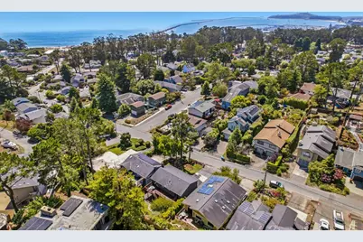 422 Avenue Portola, El Granada, CA 94019 - Photo 2