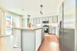 9562 E Park Dr, Elk Grove, CA 95624 - Photo 8