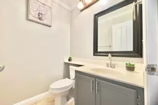 9562 E Park Dr, Elk Grove, CA 95624 - Photo 16