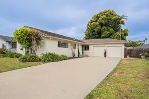 786 Bellarmine Dr, Salinas, CA 93901 - Photo 1