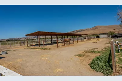 8440 Lovers Ln, Hollister, CA 95023 - Photo 66