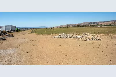 8440 Lovers Ln, Hollister, CA 95023 - Photo 82