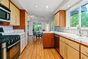 878 Hillcrest Dr, Redwood City, CA 94062 - Photo 10