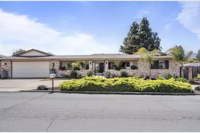 725 Ridgemark Dr, Hollister, CA 95023 - Photo 1