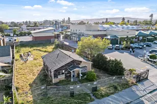 719 Darwin St, Santa Cruz, CA 95062 - Photo 2